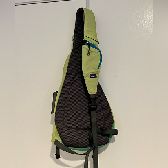 Patagonia Atom Sling Shoulder Bag - Picture 2 of 11